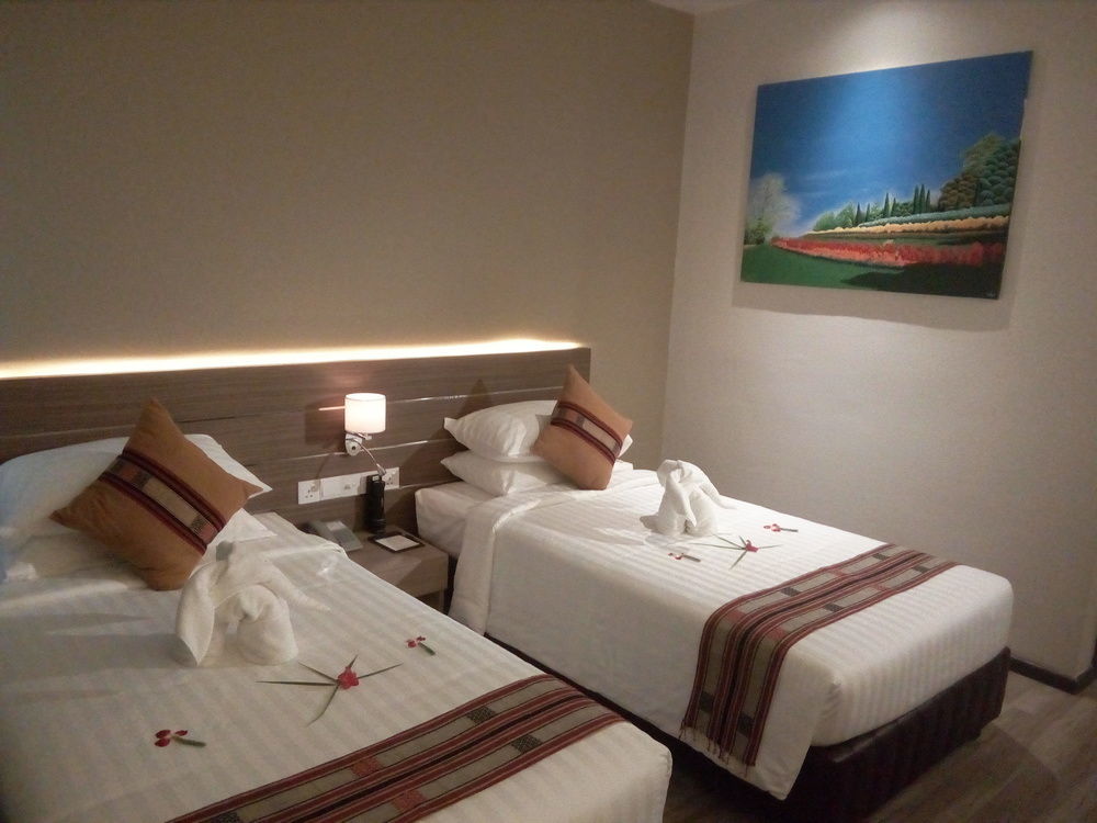 Ss Aung Ban 4*